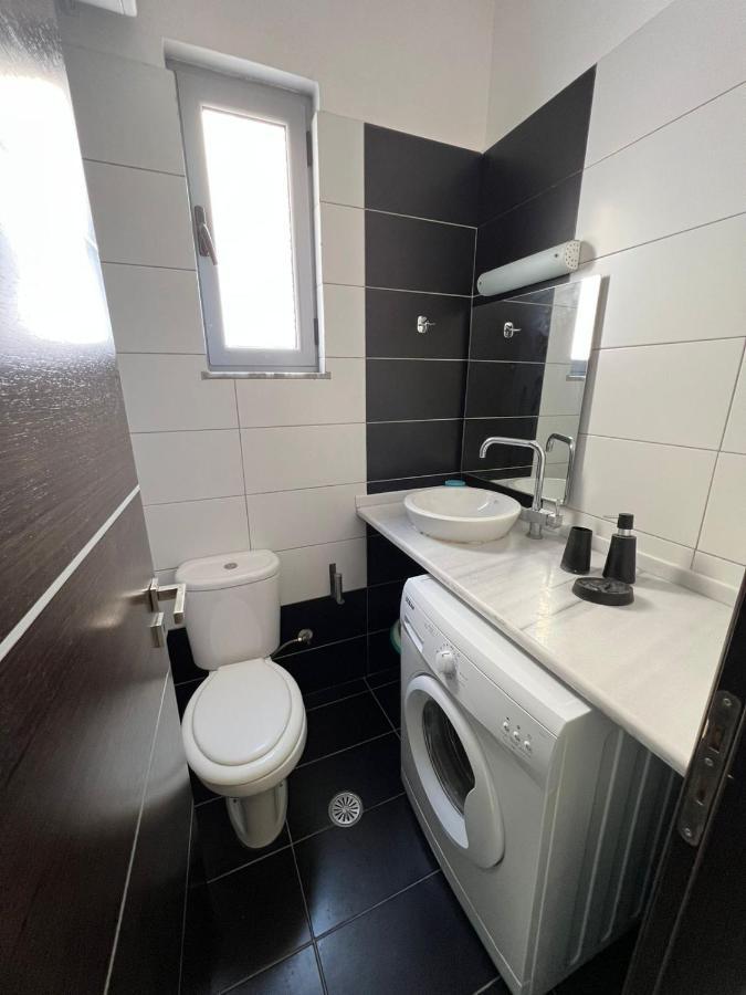 Adam Apartments Саранда Екстер'єр фото