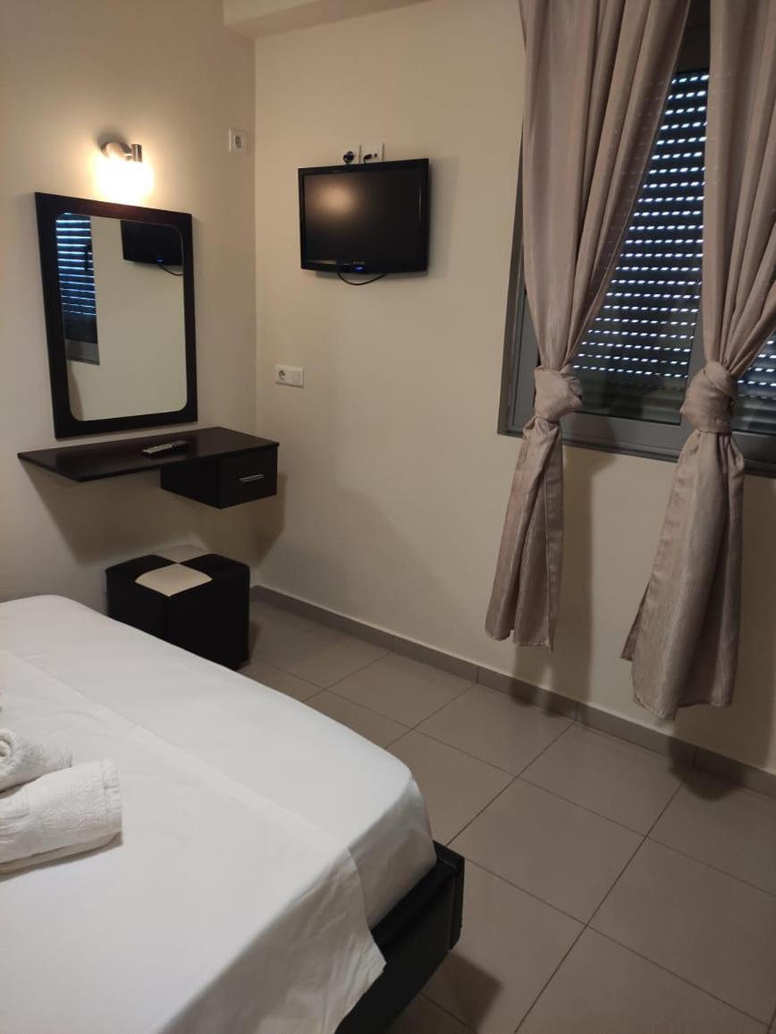 Adam Apartments Саранда Екстер'єр фото